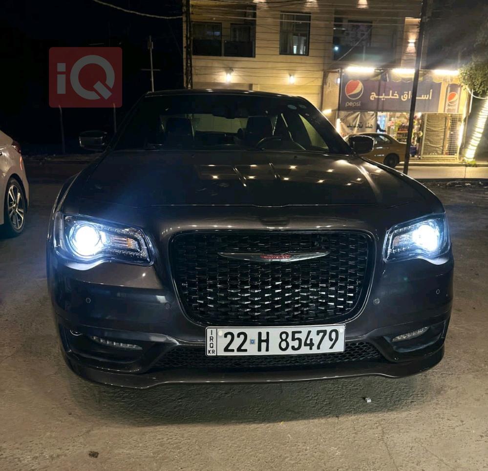 کرایسلەر 300